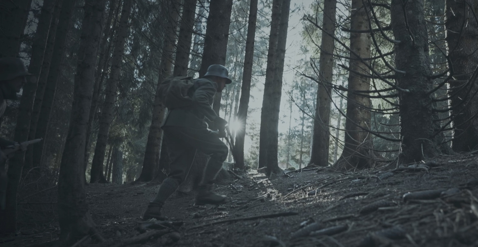 Soldati nel bosco dal trailer della docuserie Trincee